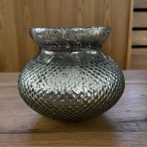 Hobnob Textured Silver Mercury Glads Vase